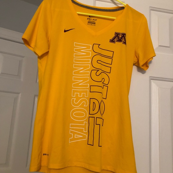 Nike Tops - Nike Dri-Fit U of MN t-shirt Size M